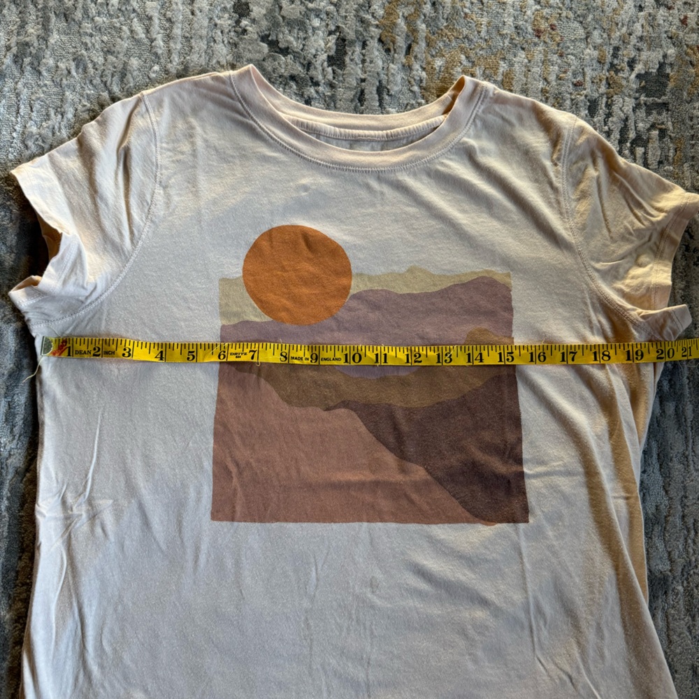 Universal Thread Women’s T-shirt. Large. E1 - Picture 6 of 7